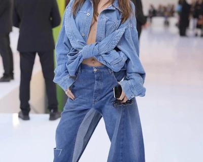 Джинсы со скрученными швами тренд осени-2024 для тех кому наскучила классика