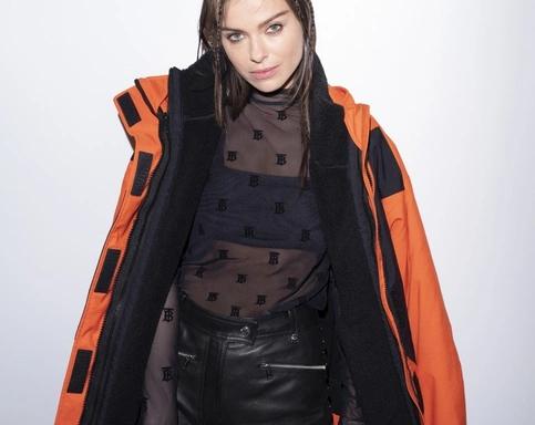 Темникова в прозрачном Утяшева в коротком звездные гостьи вечеринки Burberry в Москве