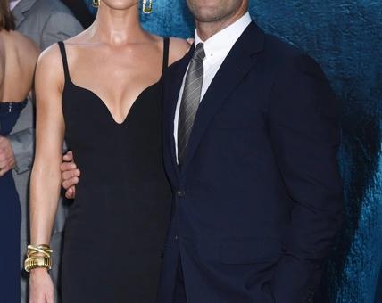 Хантингтон-Уайтли поддержала Стэтхэма на премьере но лишь подогрела слухи про скорое расставание с ним