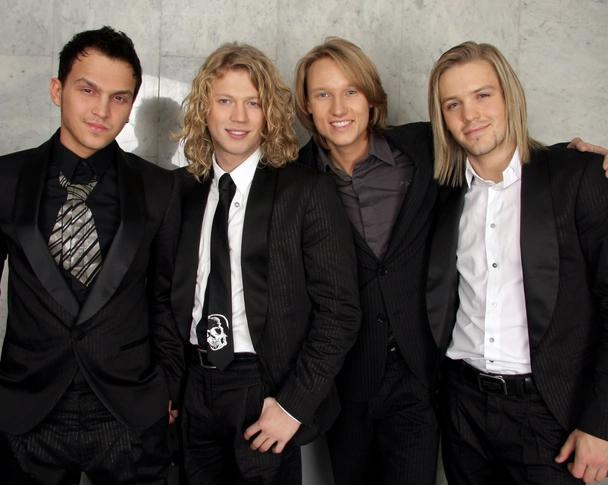 Архипов уехал в США а Бородин не женился на Ивлеевой как живут участники группы Челси 16 лет спустя