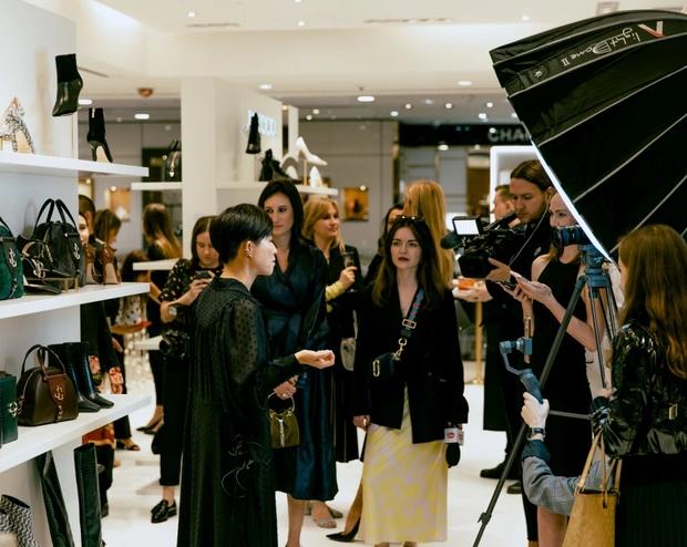 Виктория Короткова Милана Тюльпанова Дарья Клюкина и другие звезды на открытии pop-up-магазина Jimmy Choo