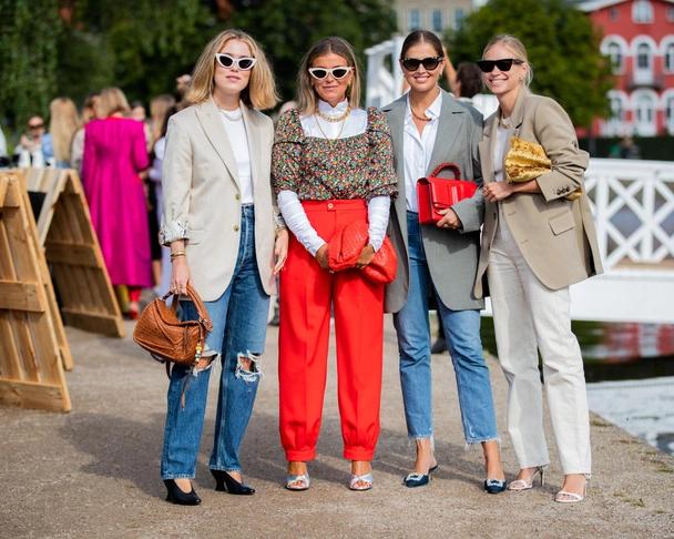 Джинсы боди и лонгслив 8 необходимых покупок с распродажи которые подорожают к осени