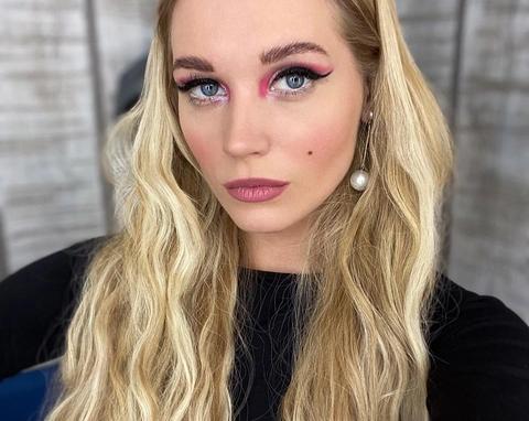 Асмус не простившая Петрову женитьбу не избежала встречи с ним и его молодой женой на премьере