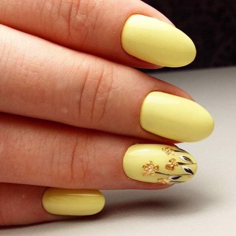 Лимонный маникюр на короткие ногти 5