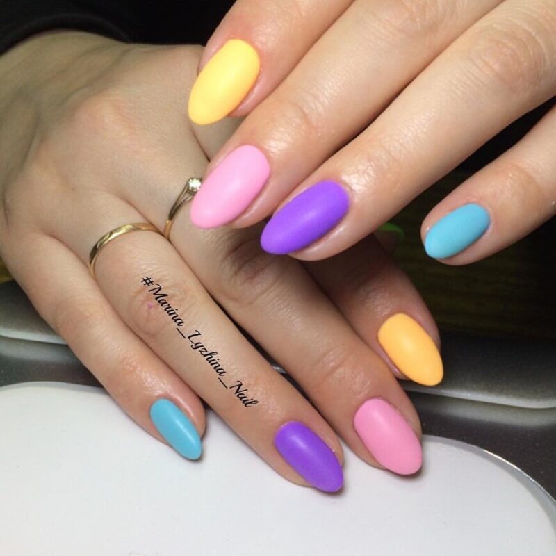 Разноцветный маникюр (+299 фото) - шикарные новинки дизайна ногтей разных цветов