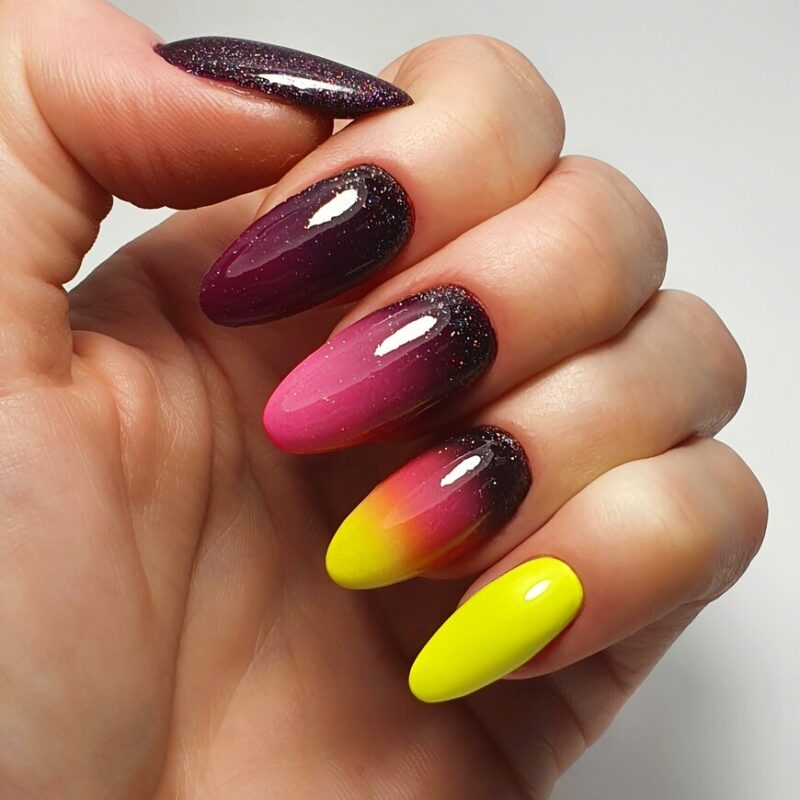 Разноцветный маникюр (+299 фото) - шикарные новинки дизайна ногтей разных цветов