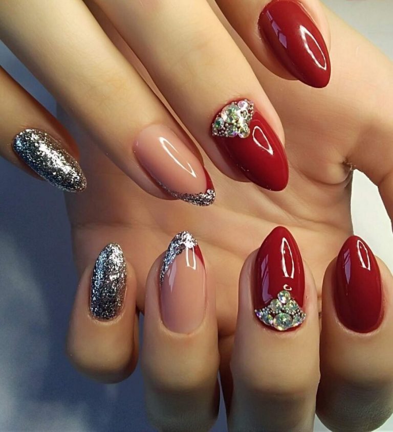 Маникюр со стразами 2022 (+300 фото): новые шикарные идеи дизайна ногтей