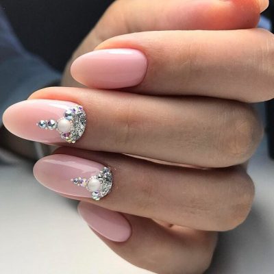 Маникюр со стразами 2022 (+300 фото): новые шикарные идеи дизайна ногтей