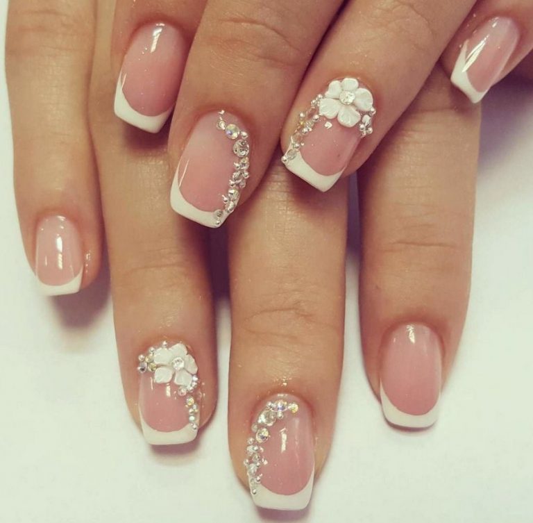 французский маникюр со стразами французский маникюр со стразами