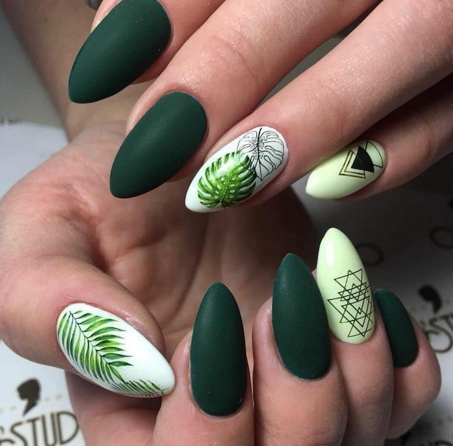 Зелёные ногти миндальной формы