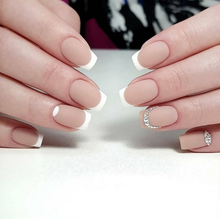 Голубой маникюр: 500+ фото дизайнов, которые вас удивят