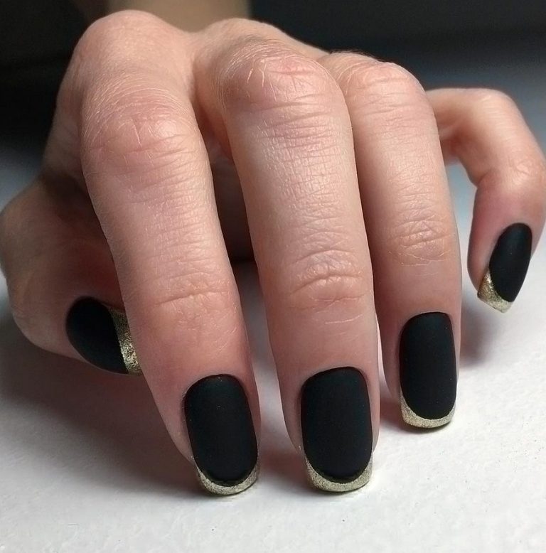 Голубой маникюр: 500+ фото дизайнов, которые вас удивят