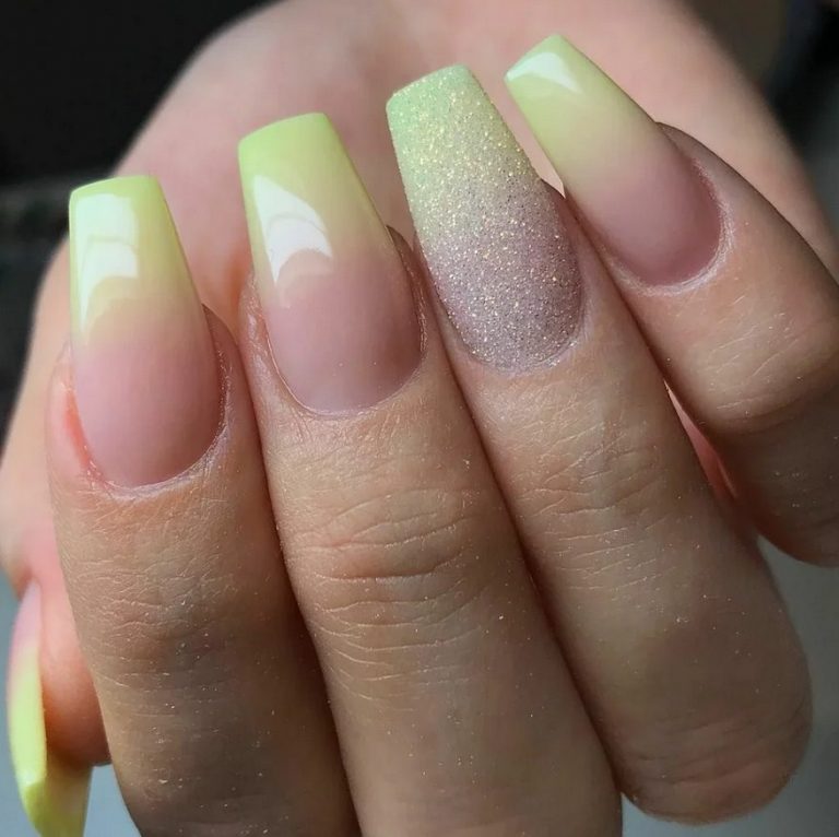 Голубой маникюр: 500+ фото дизайнов, которые вас удивят