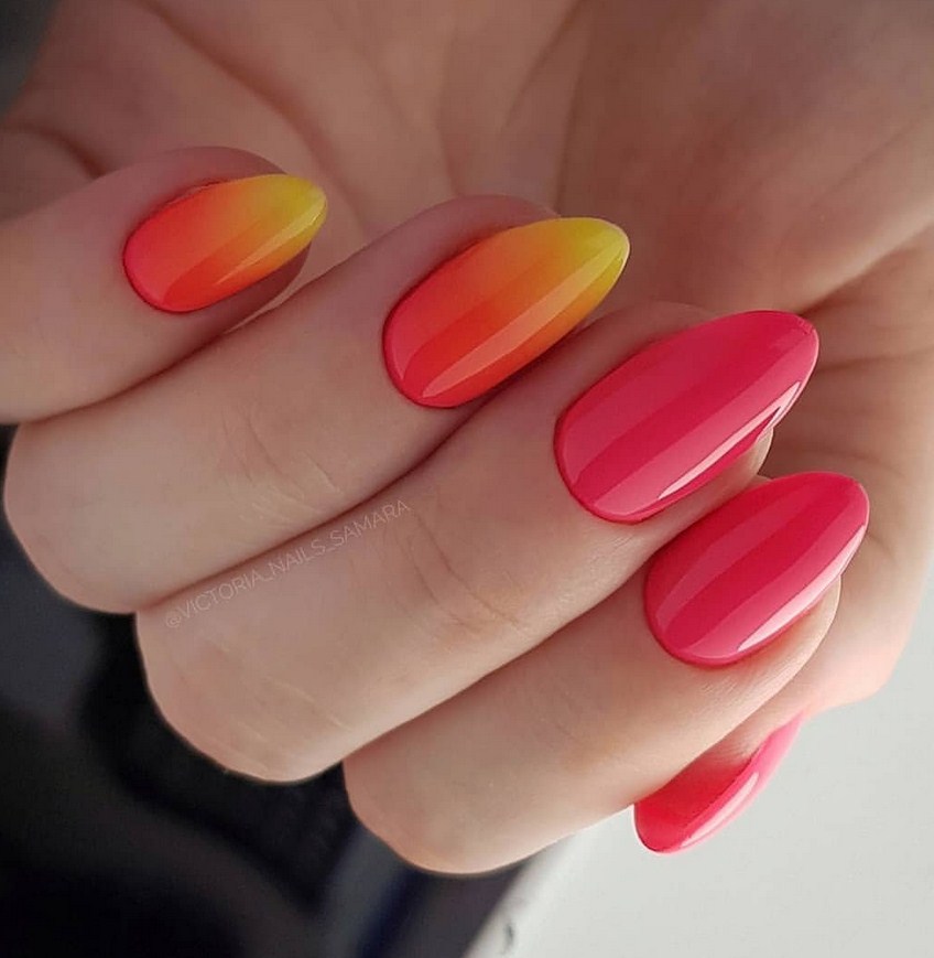 Модные цветовые сочетания градиента на ногтях