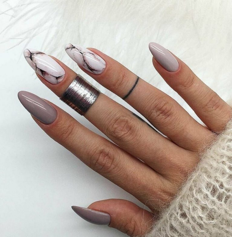 Квадратные ногти с надписями