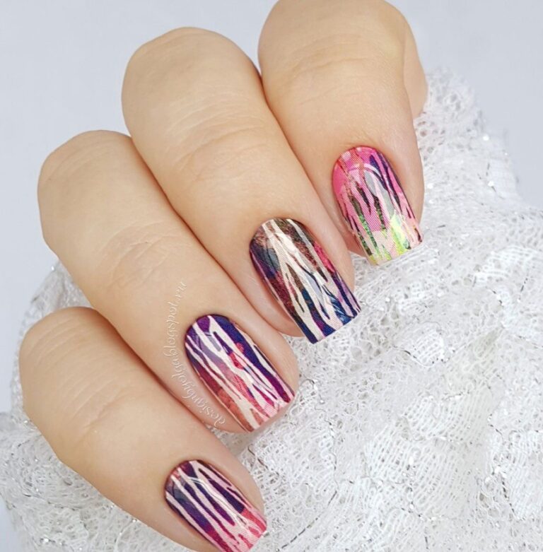 зимний маникюр на разные руки зимний маникюр на разные руки