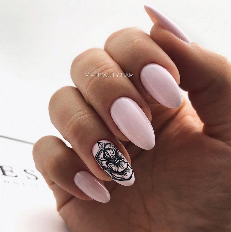 Фото маникюра с сердечками на ногтях Фото маникюра с сердечками на ногтях