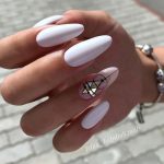 Блёстки на наращённых ногтях