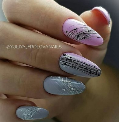 ногти с надписями Стемпинг