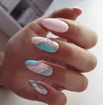 ногти с надписями газета