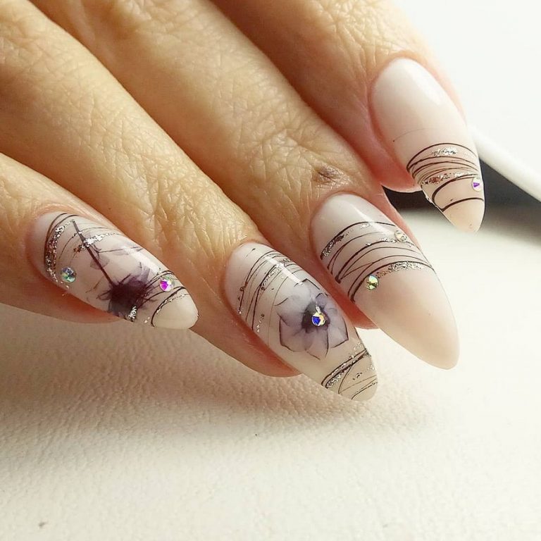 Маникюр только на одной руке Маникюр только на одной руке