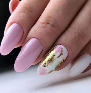 Выкладной маникюр с фольгой Выкладной маникюр с фольгой