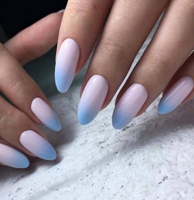 маникюр с надписями и фольгой