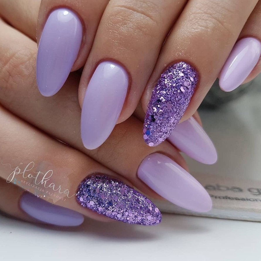 Фиолетово-лавандовый маникюр