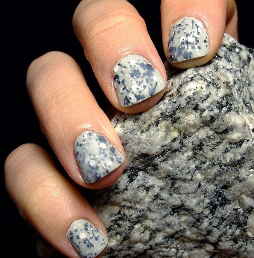 квадратные ногти с имитацией природного камня