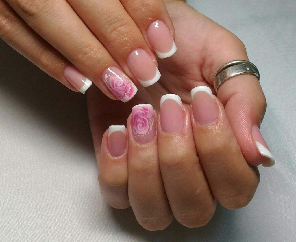 Розовый французский маникюр на короткие ногти (60+ фото)