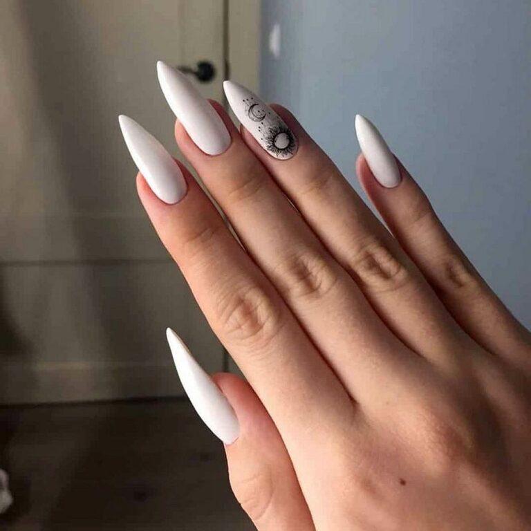 Маникюр в нежных тонах Острые ногти