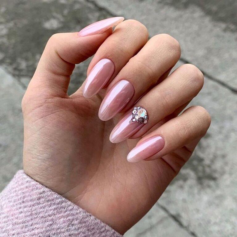Нежный маникюр с дизайном С втиркой