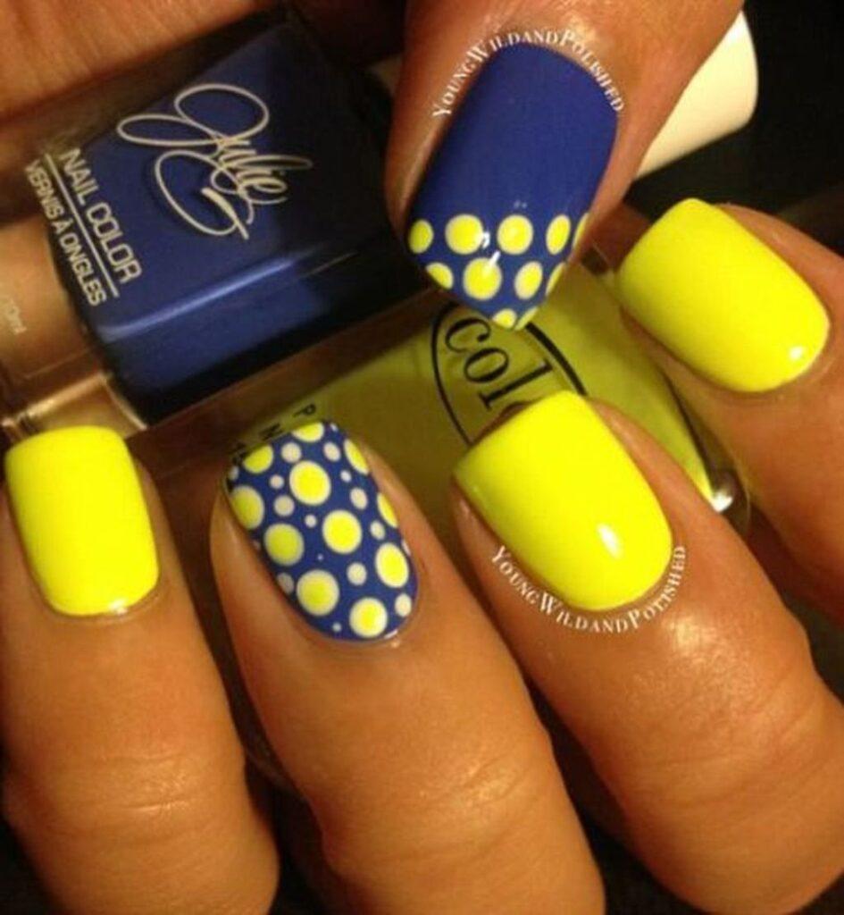 Самые модные оттенки жёлтого в маникюре Жёлтые ногти с синим