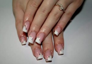 Шикарные идеи маникюра с паутинками