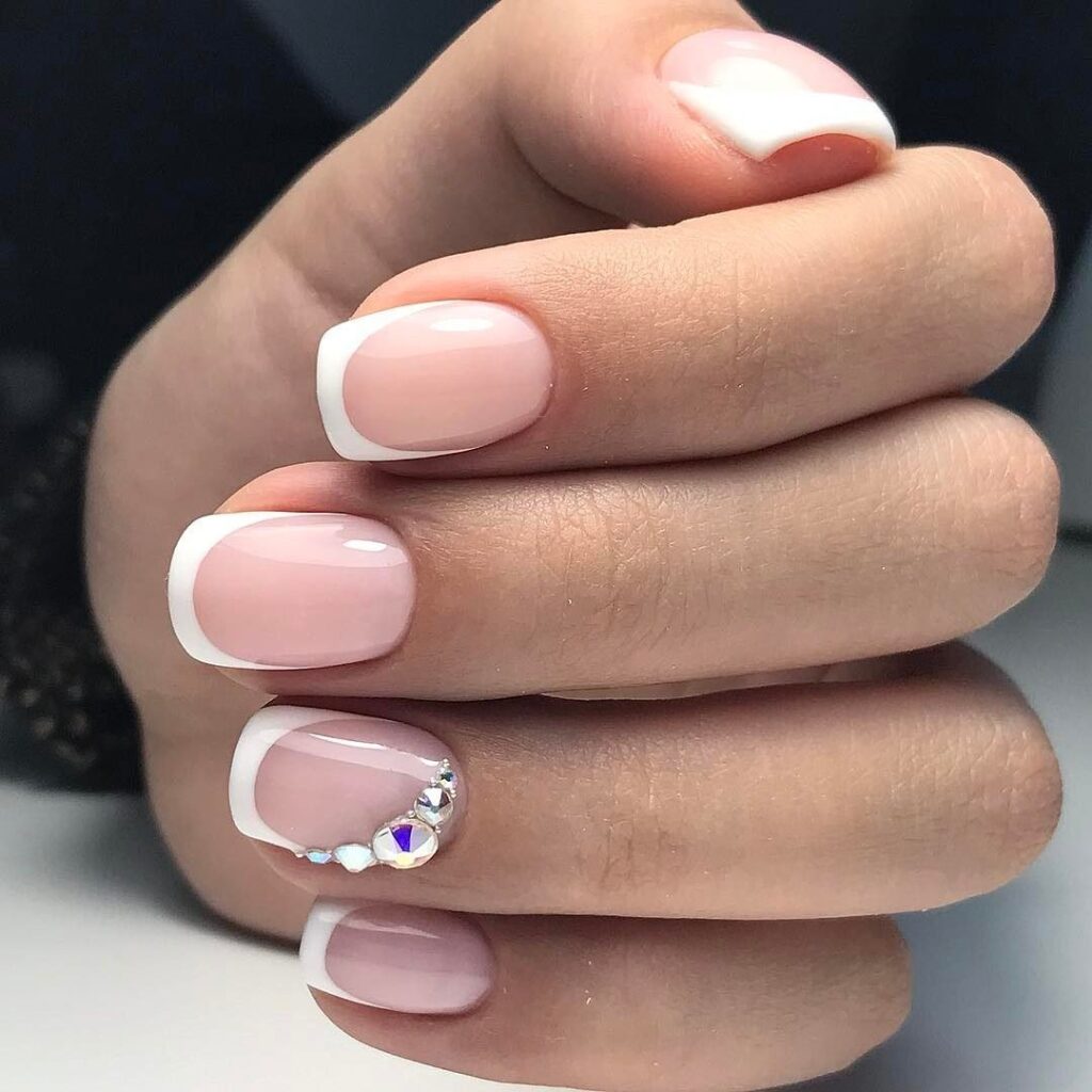 Белый френч на молочной базе