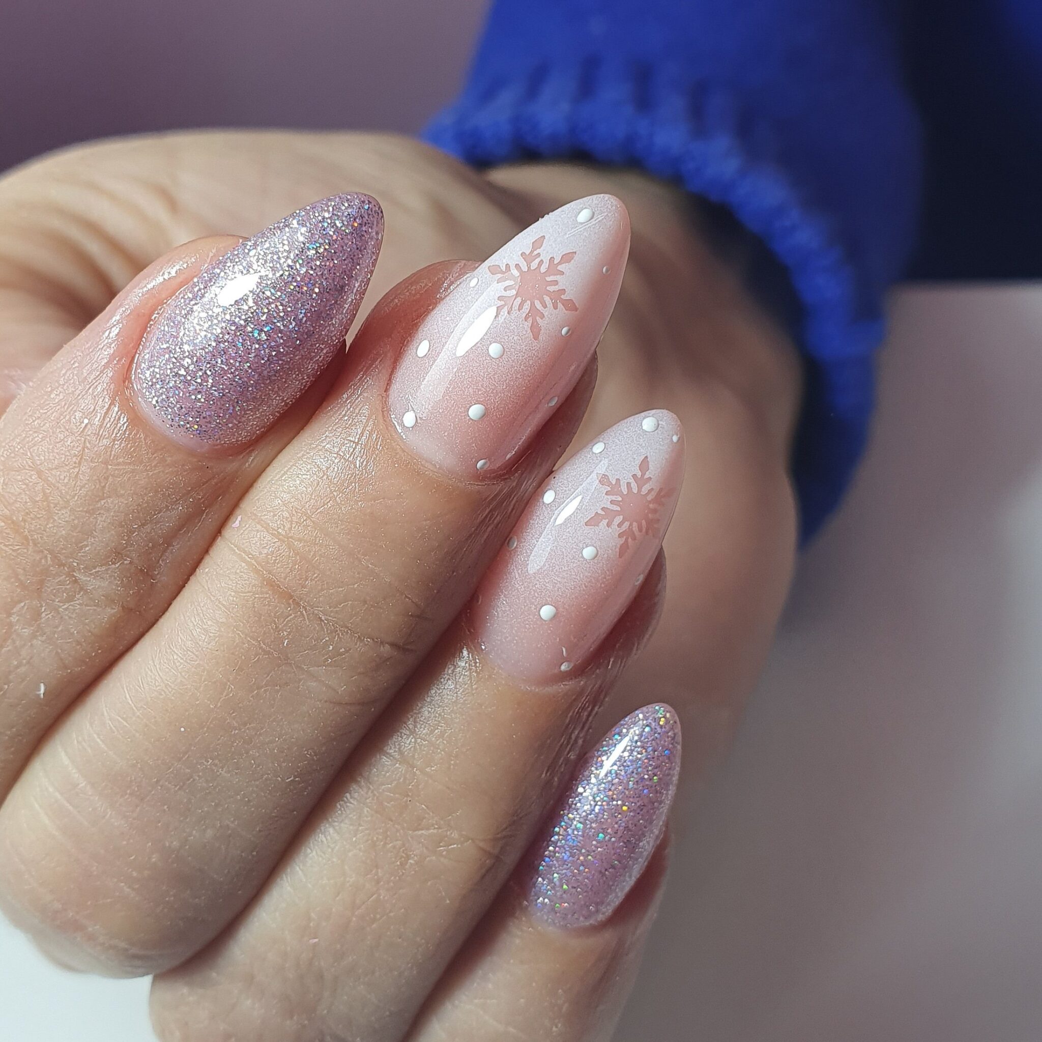 Молочный френч с дизайном Блёстки