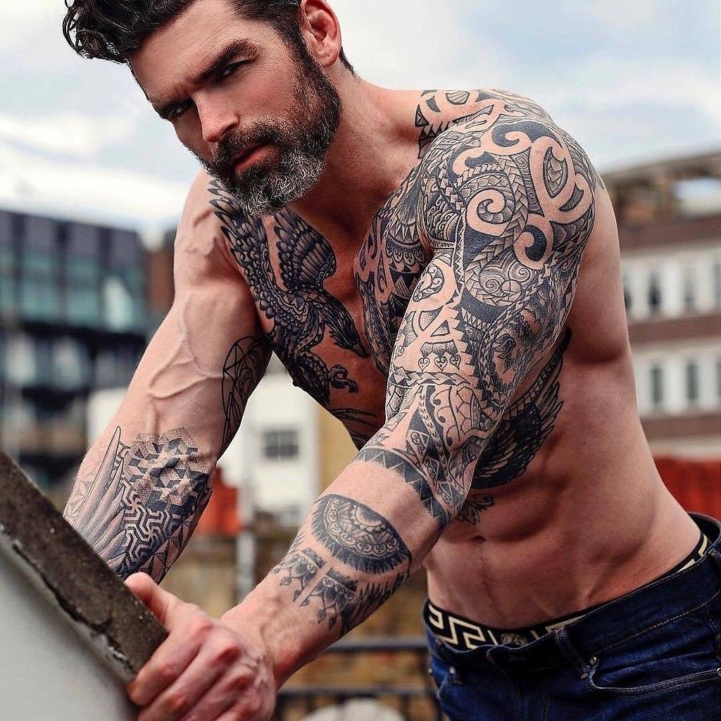 Крутые и современные эскизы мужских татуировок в 2023 Брутальные