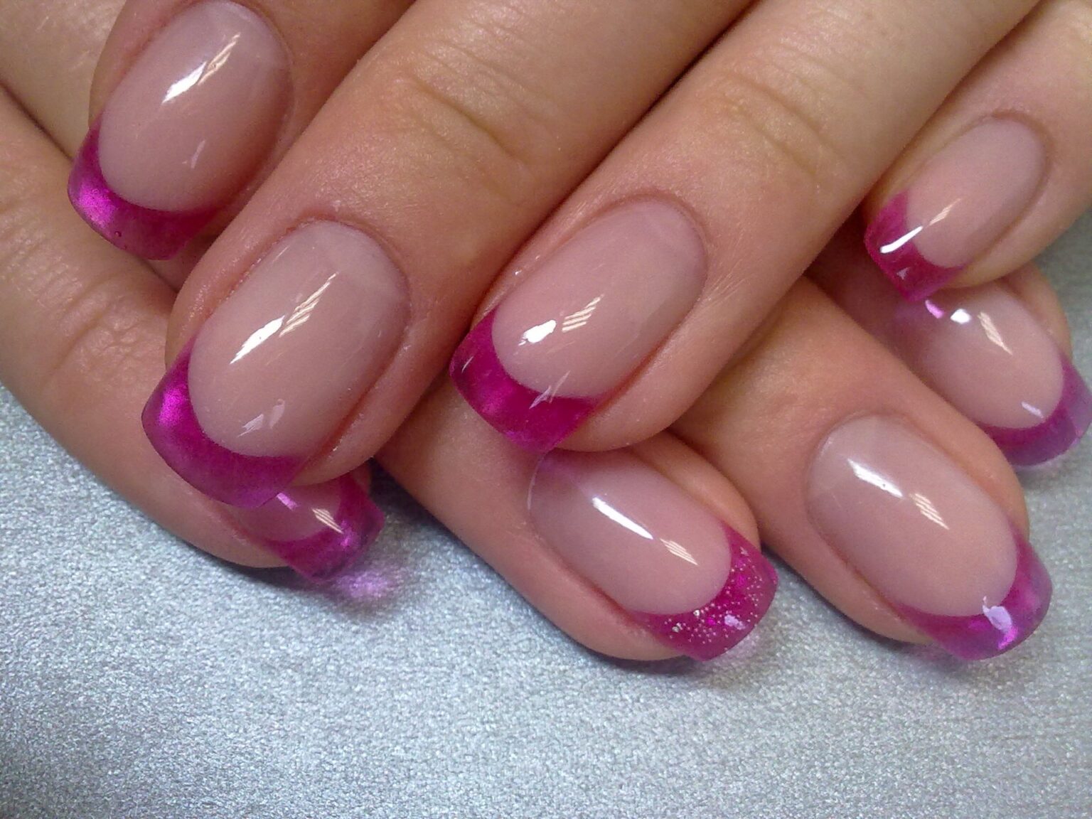 Цветной молочный френч Фуксия