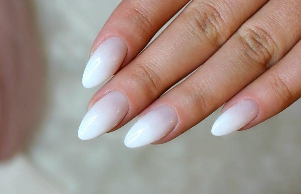 Молочный френч - 10 трендов 2023 года и фото-идеи градиент