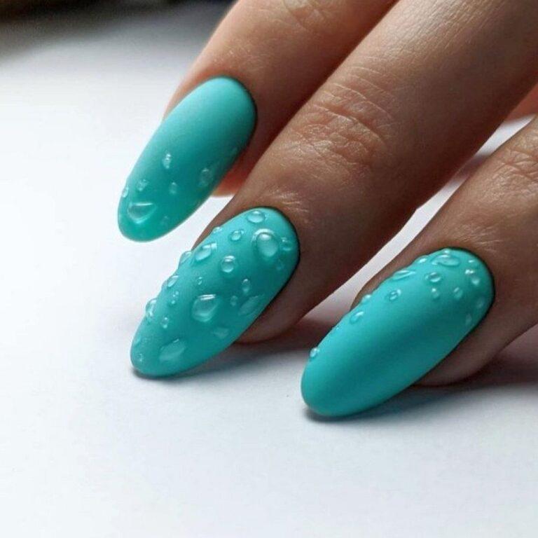 нежный маникюр на ногти миндаль прозрачные капли