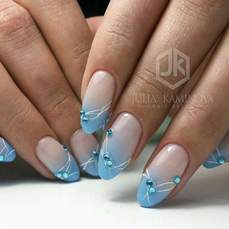 Нежный маникюр с дизайном Френч