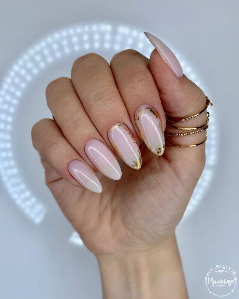 Молочный френч на разных формах ногтей Острые ногти