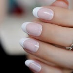 Как смотрится жёлтый маникюр на разных ногтях Овал Как смотрится жёлтый маникюр на разных ногтях Овал