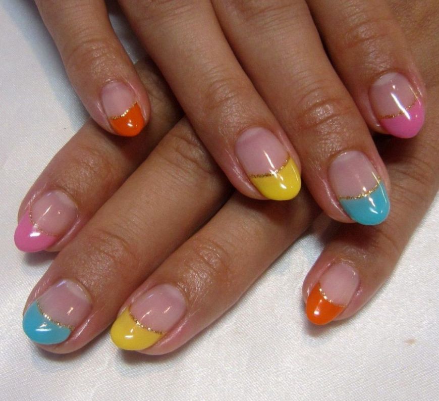 Красивый цветной френч на ногтях разной формы Овальный цветной френч