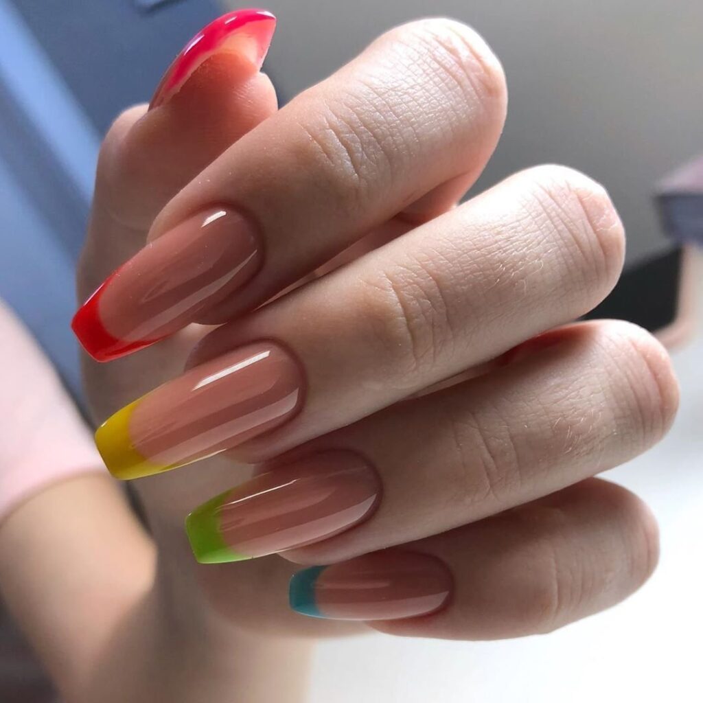 Разноцветный молочный френч