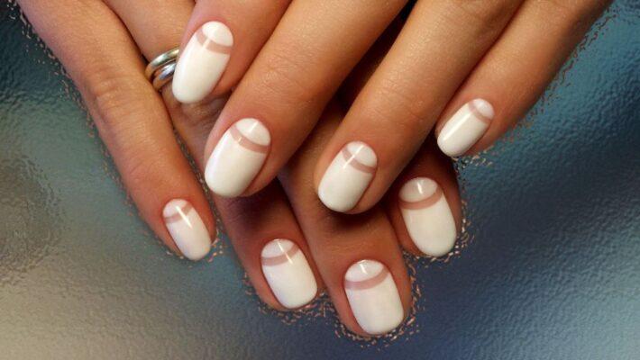 Молочный френч - 10 трендов 2023 года и фото-идеи с лунным дизайном