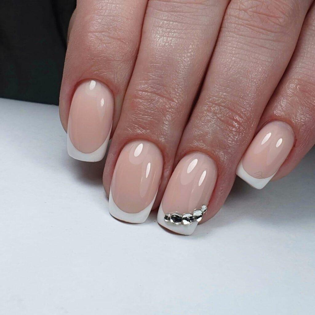 Молочный френч - 10 трендов 2023 года и фото-идеи цветная база под молочной