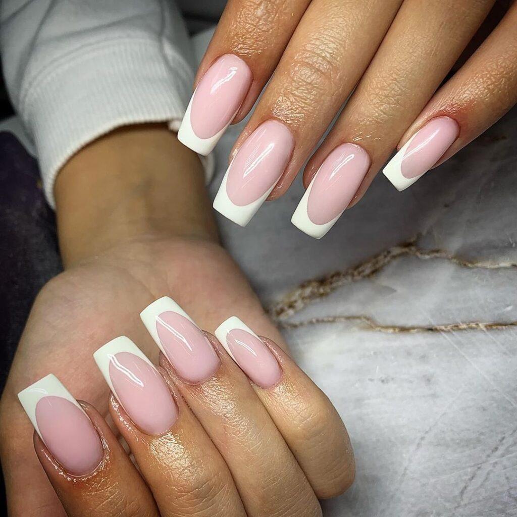Молочный френч - 10 трендов 2023 года и фото-идеи цветная база под молочной