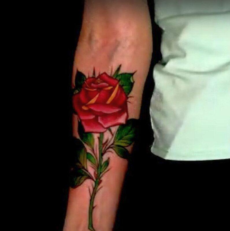 Как делать простые мужские тату (идеи и пошаговая техника) Цветная татуировка - роза