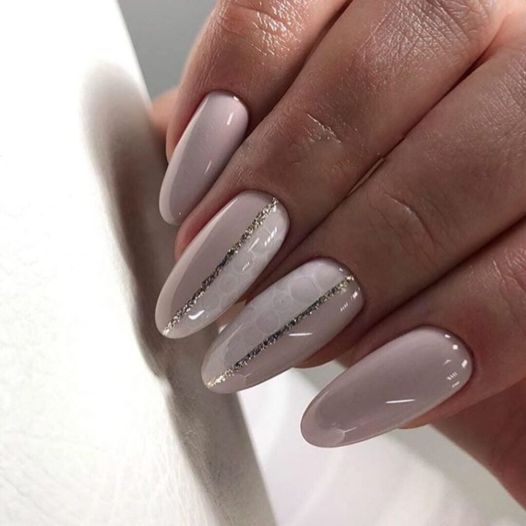 Молочный френч с дизайном Втирка